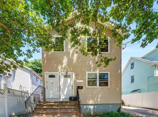 162-19 75th Ave, Fresh Meadows, NY 11366