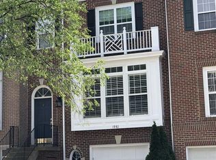 1981 Logan Manor Dr, Reston, VA 20190