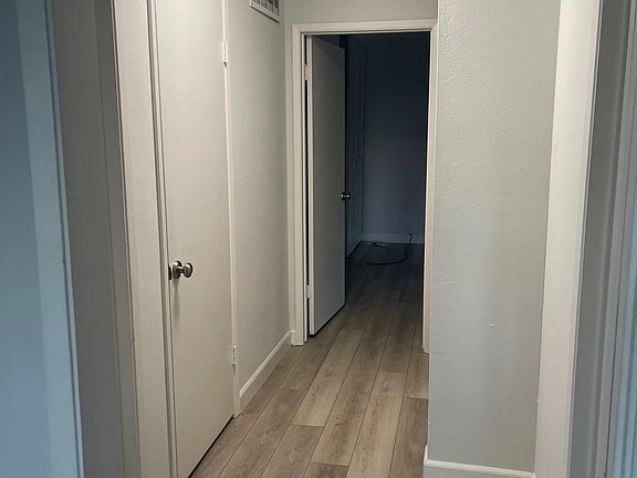 5th image of 126 Coleridge Ave