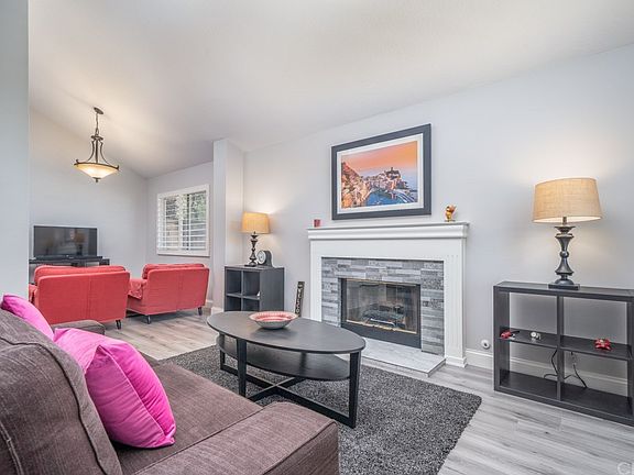 2nd image of 758 Highland View Dr