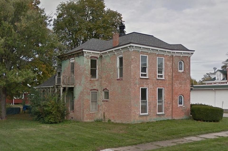 2nd image of 104 W Main St