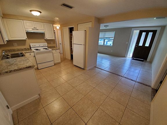 5th image of 4719 Longwood Ave