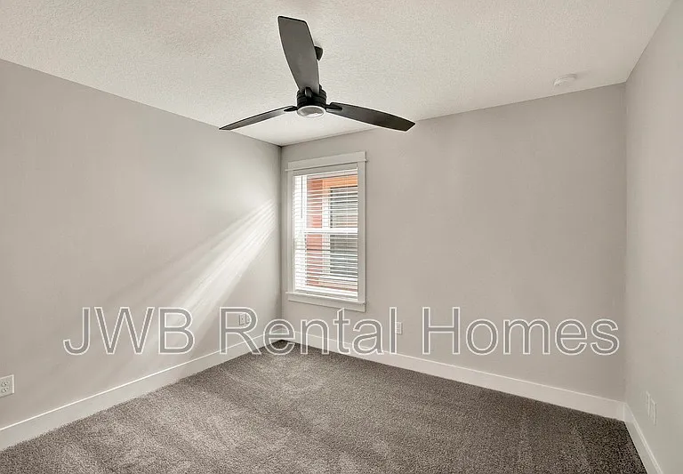 8859 Amalfi Ct — Photo 24