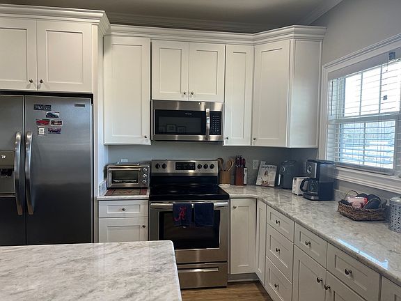 5th image of 20 Carmel Dr
