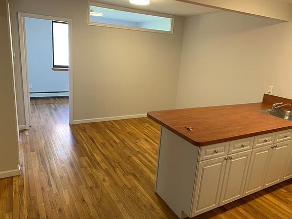 2nd image of 608 E 11th St APT 4