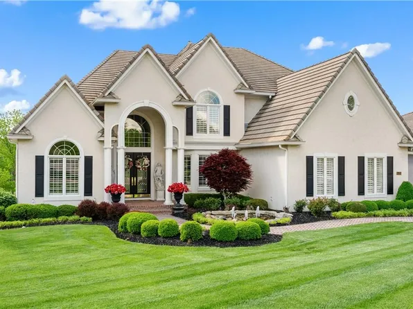 15320 Ironhorse Cir, Leawood, KS 66224