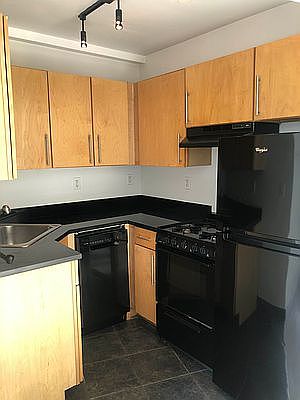 2nd image of 410 W 48th St #3C