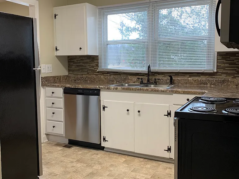 1604 Lucille St NW — Photo 11