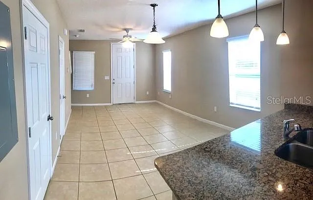 2 bed, 2.5 bath, 1076 sqft, $1,700 — Photo 3
