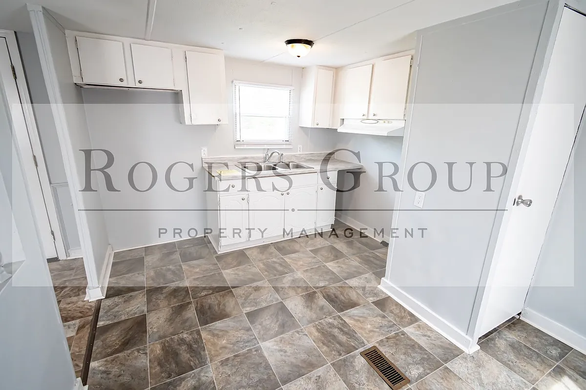 Building Photo - 385 Julian Smith Rd #13