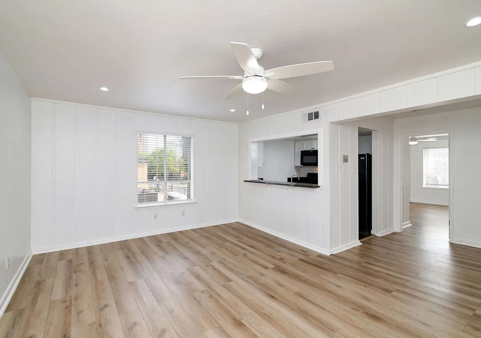 2816 Throckmorton St — Photo 4