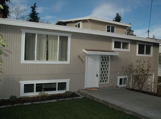 9027 Meridian Ave N, Seattle, WA 98103
