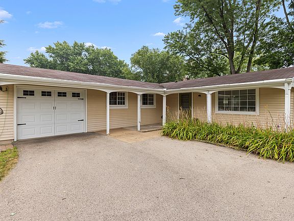 2nd image of 1403 Comanche Dr