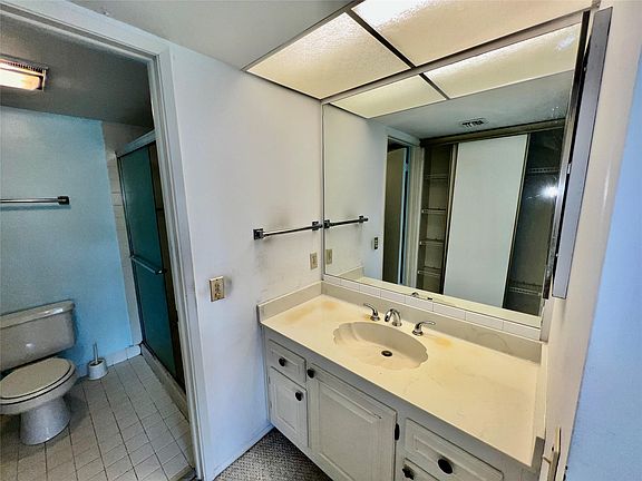 5th image of 2603 Nassau Bend #G2
