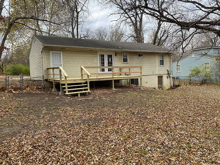 10401 Richmond Ave — Photo 3