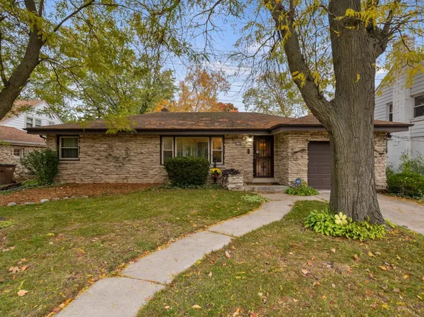 5700 North Dexter AVENUE, Glendale, WI 53209
