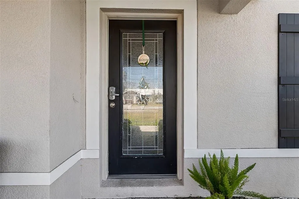 4 bed, 3.0 bath, 2574 sqft, $2,300 — Photo 3