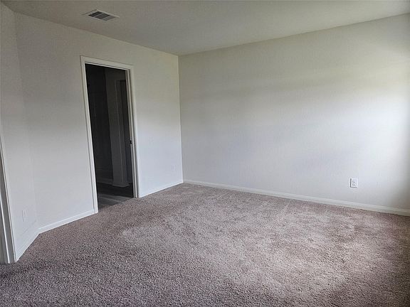 5th image of 26606 Ezemily Dr