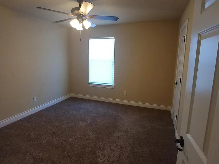 607 Creek Dr — Photo 27