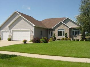 1107 N Parkview St, Cottage Grove, WI 53527