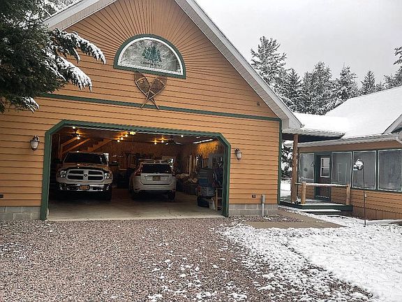 Main attached garage 28'x36'