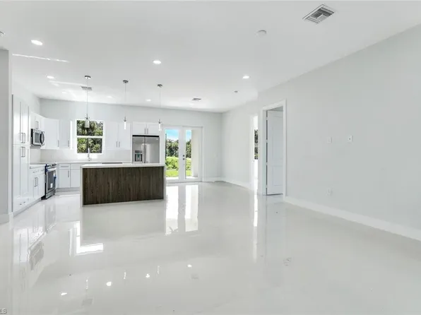 3790 Desoto BLVD S, NAPLES, FL 34117