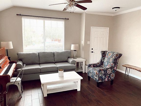 2nd image of 415 Round Rock Dr