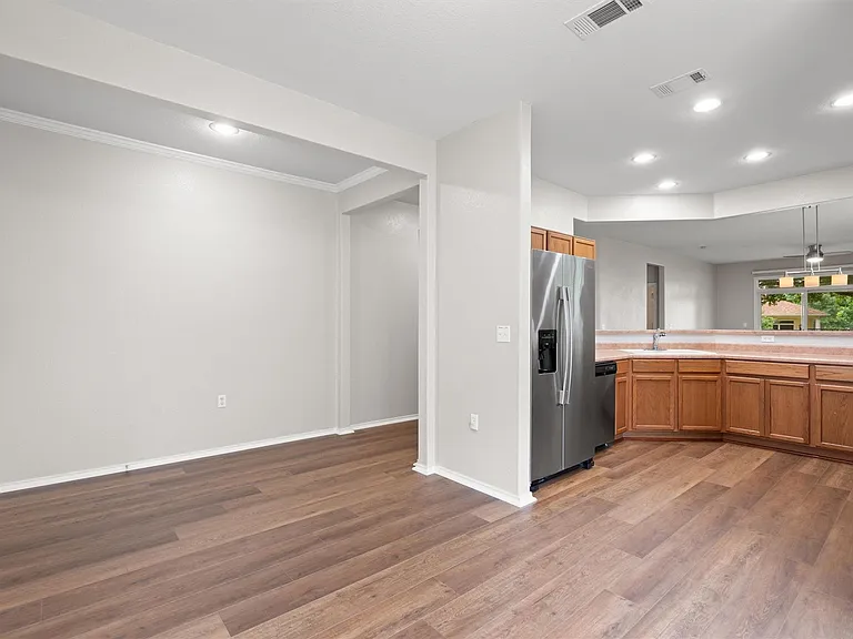 330 Portsmouth Dr — Photo 19