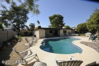 1st image of 320 W Gleneagles Dr