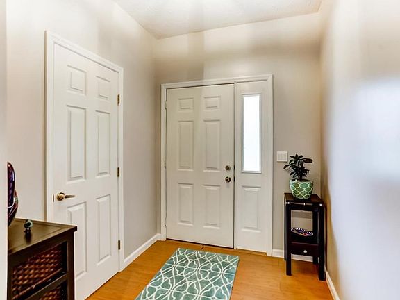 4th image of 1128 Evergreen Park Ct