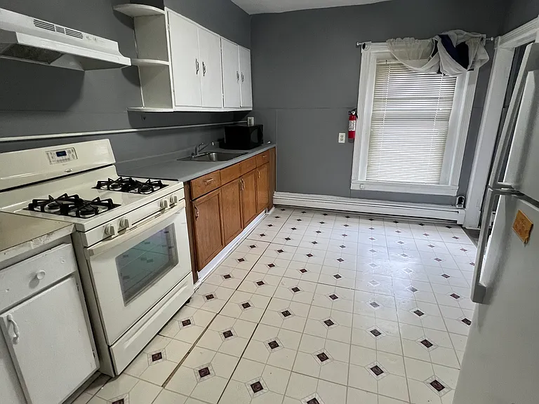 1103 W State St #2 — Photo 4