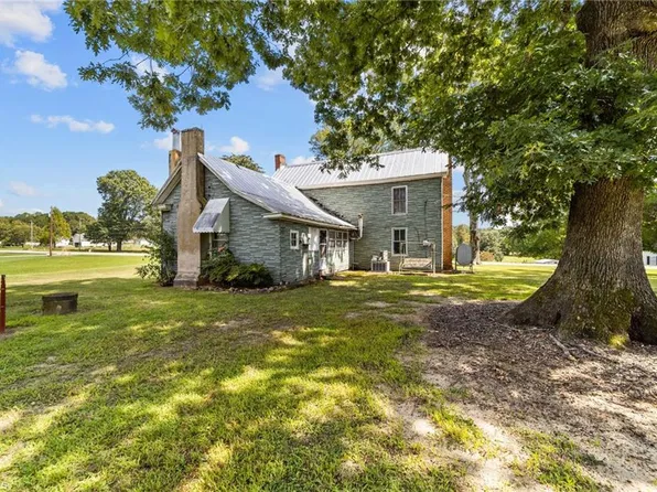 2360 Pine Meadow Dr, Kernersville, NC 27284