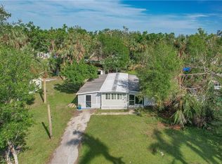 215 Palmacea Rd, Fort Myers, FL 33905