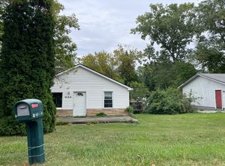 4120 Mapleleaf Rd, Waterford, MI 48328