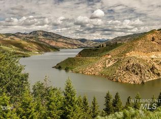 303 S Hill Pl, Mountain Home, ID 83647