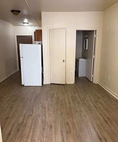 1100 W 3rd St #2MID — Photo 5