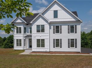 14 Pumpkin Grv, East Lyme, CT 06333