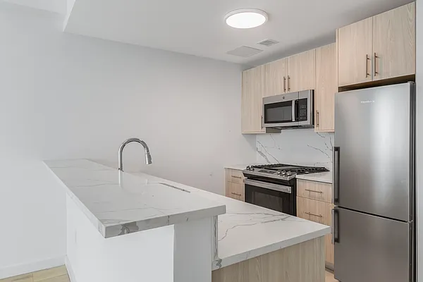 Rented by Corcoran | media 23