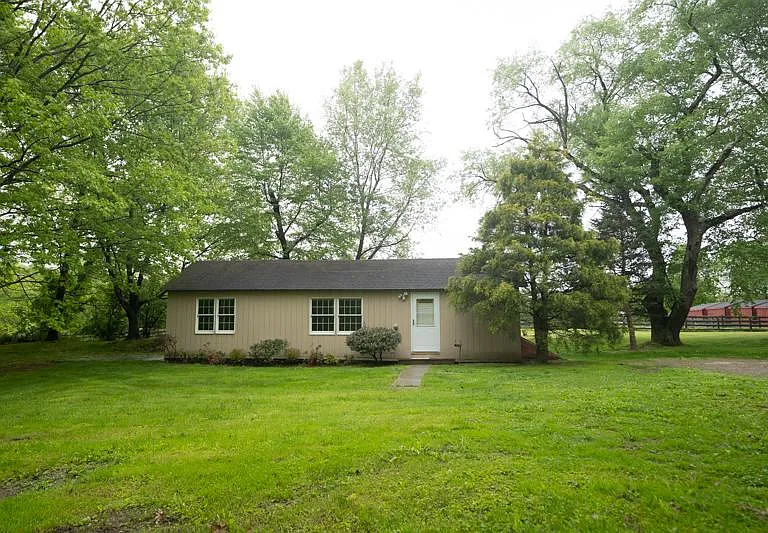 12 W Wind Ln — Photo 1
