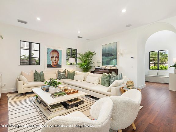 4th image of 136 Santa Lucia Dr