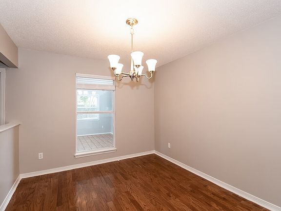5th image of 11544 Oak Park Dr