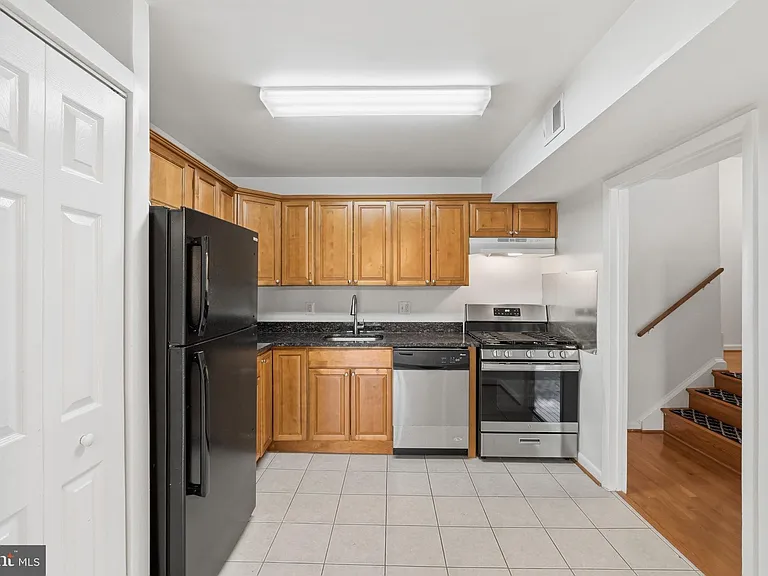 5578 Burnside Dr #5 — Photo 11