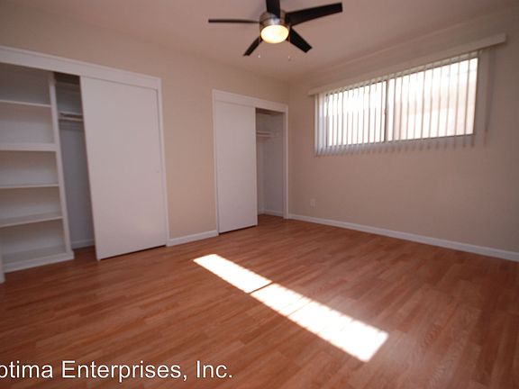 4th image of 910 N Orange Grove Ave APT 02