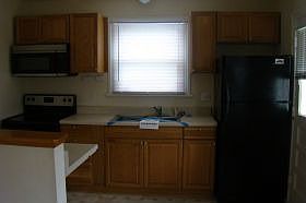 3rd image of 1900 Watts Ln
