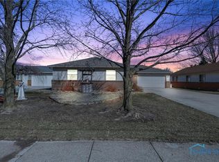 3213 Brown Rd, Oregon, OH 43616