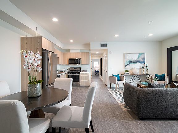 Kitchen & Dining Area