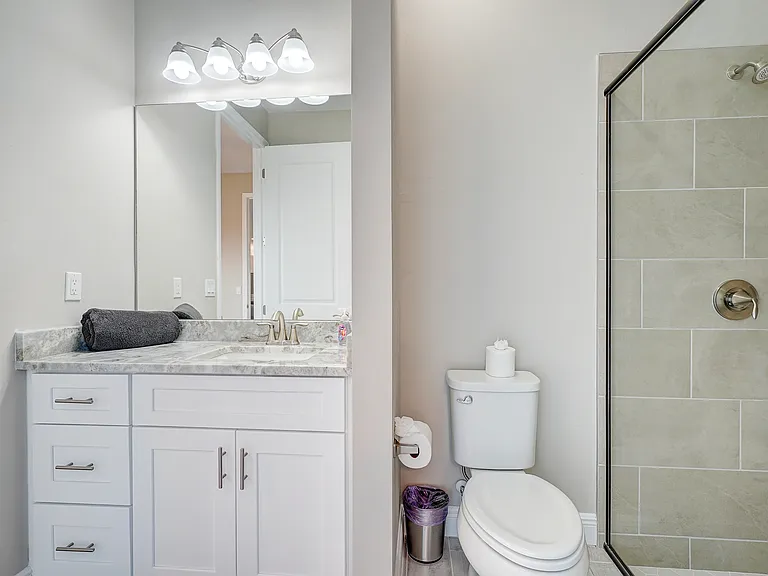 1104 NW 42nd Pl — Photo 14