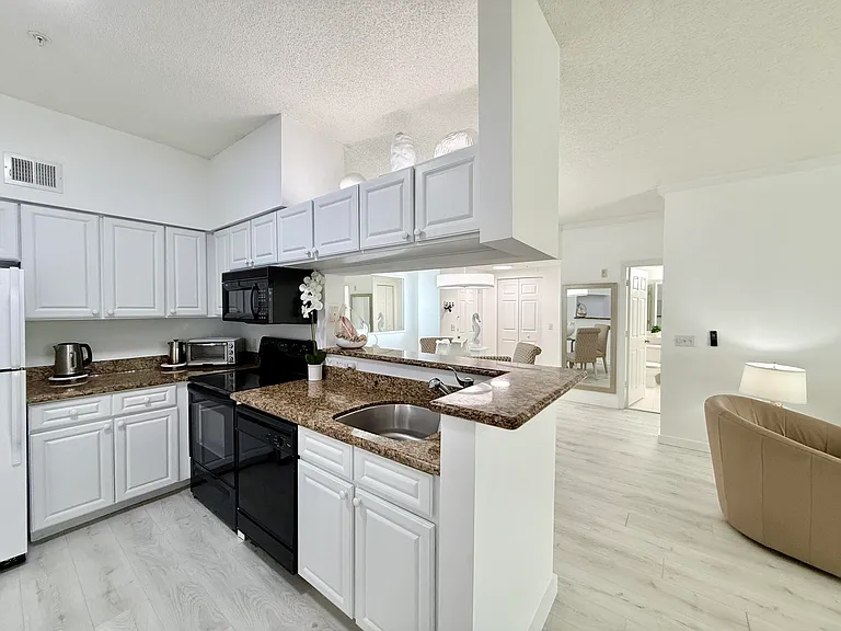 4404 Tuscany Way #4404 — Photo 9