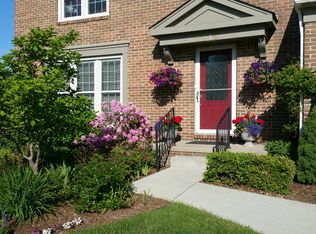 1715 Grandview Dr, Rochester Hills, MI 48306