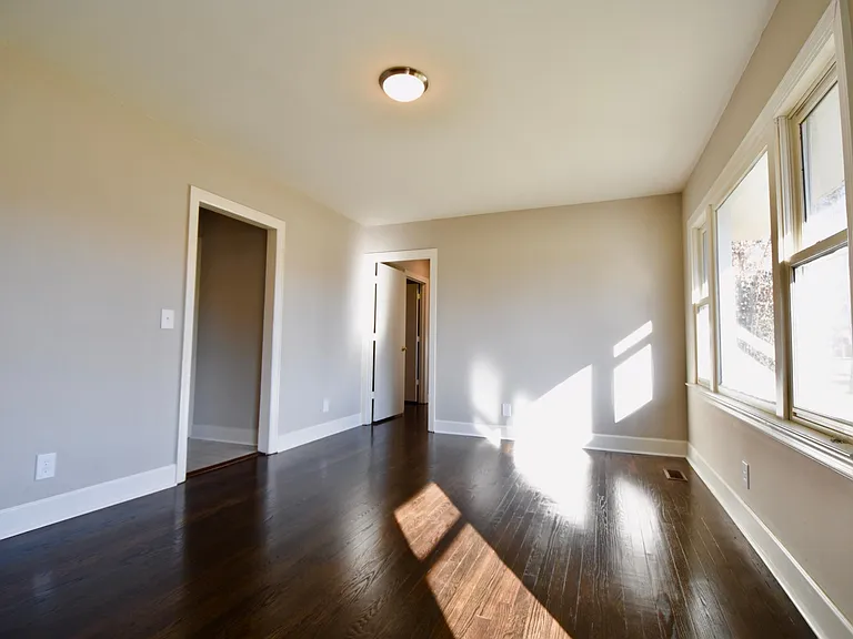 120 Donelsonwood Dr — Photo 4